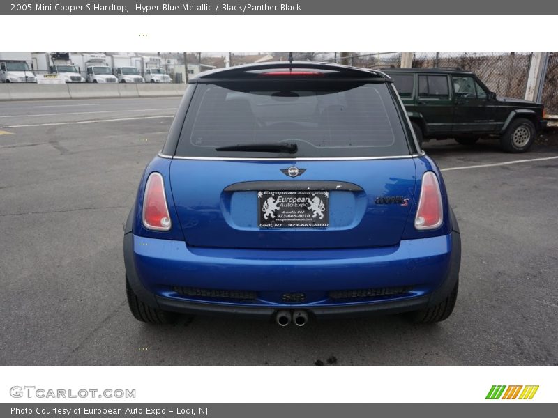 Hyper Blue Metallic / Black/Panther Black 2005 Mini Cooper S Hardtop