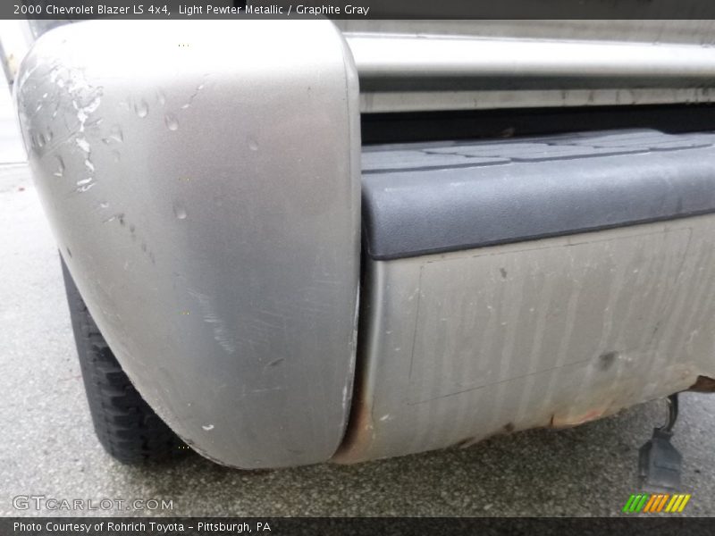 Light Pewter Metallic / Graphite Gray 2000 Chevrolet Blazer LS 4x4