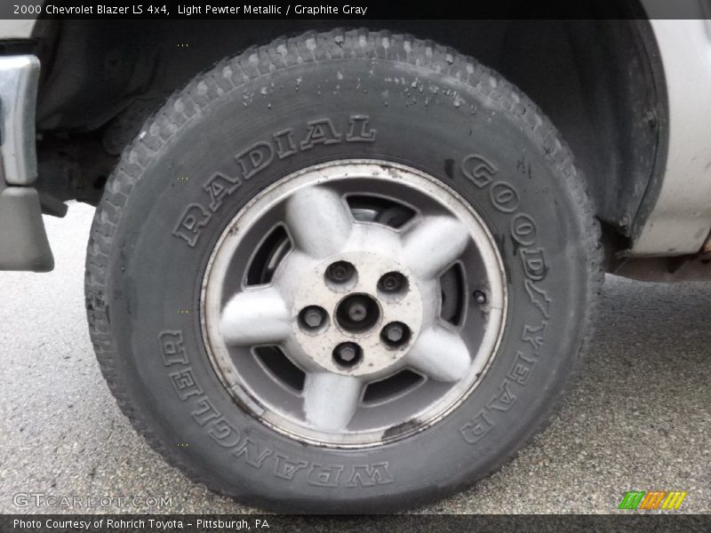 Light Pewter Metallic / Graphite Gray 2000 Chevrolet Blazer LS 4x4