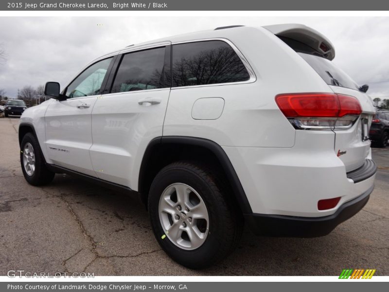 Bright White / Black 2015 Jeep Grand Cherokee Laredo
