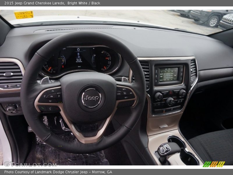 Bright White / Black 2015 Jeep Grand Cherokee Laredo