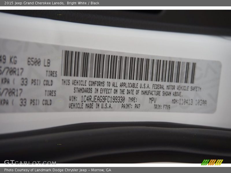 Bright White / Black 2015 Jeep Grand Cherokee Laredo
