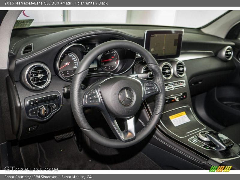 Polar White / Black 2016 Mercedes-Benz GLC 300 4Matic
