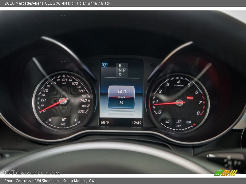 Polar White / Black 2016 Mercedes-Benz GLC 300 4Matic