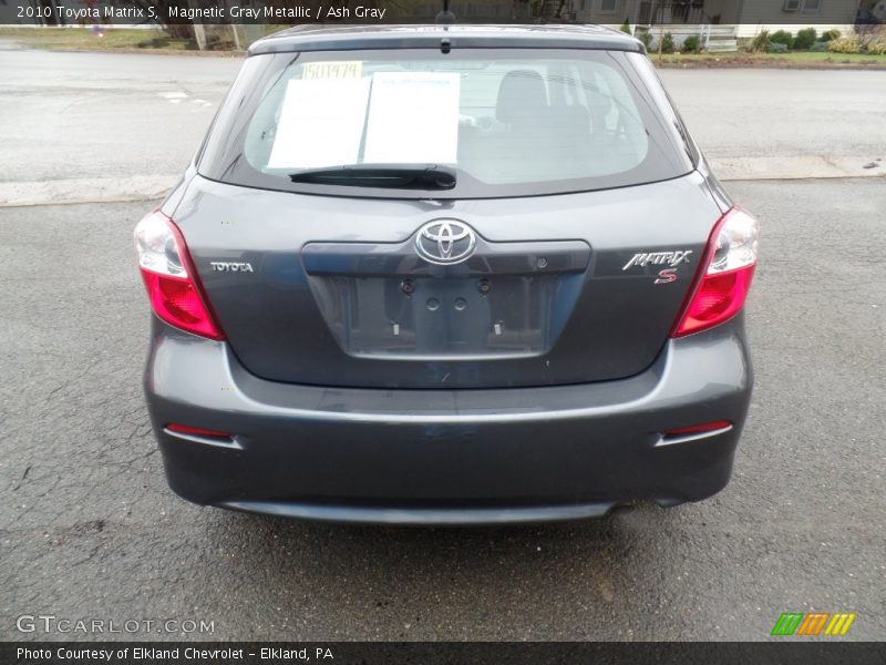 Magnetic Gray Metallic / Ash Gray 2010 Toyota Matrix S