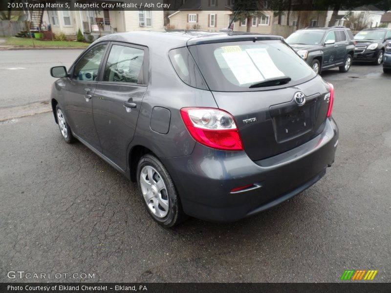 Magnetic Gray Metallic / Ash Gray 2010 Toyota Matrix S