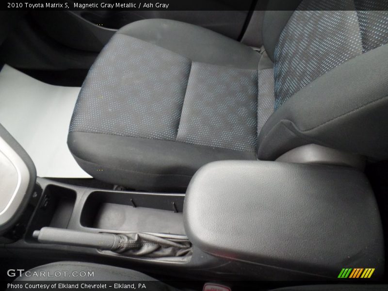 Magnetic Gray Metallic / Ash Gray 2010 Toyota Matrix S