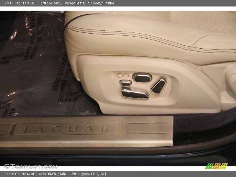 Indigo Metallic / Ivory/Truffle 2013 Jaguar XJ XJL Portfolio AWD