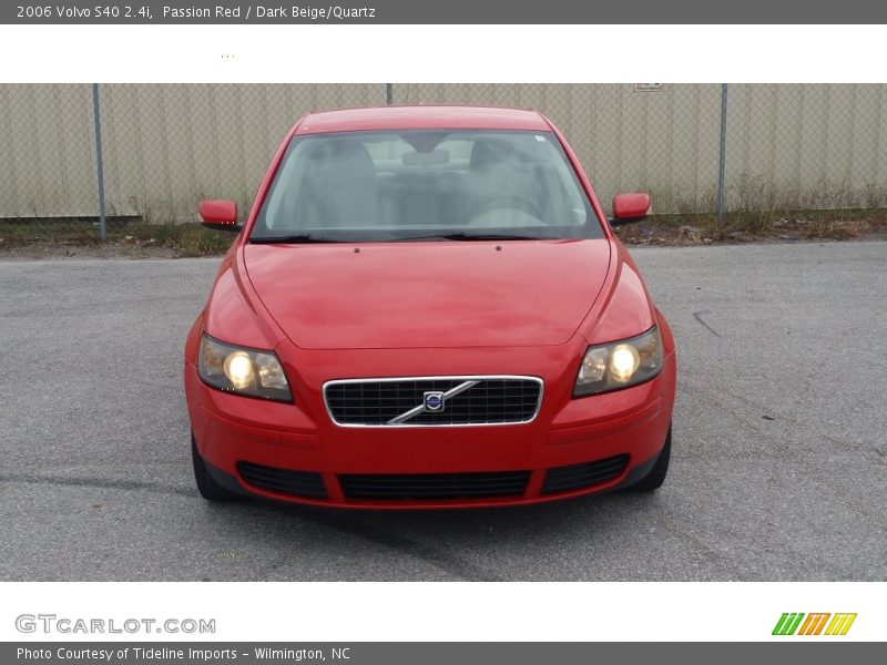 Passion Red / Dark Beige/Quartz 2006 Volvo S40 2.4i