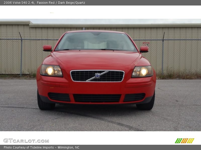 Passion Red / Dark Beige/Quartz 2006 Volvo S40 2.4i