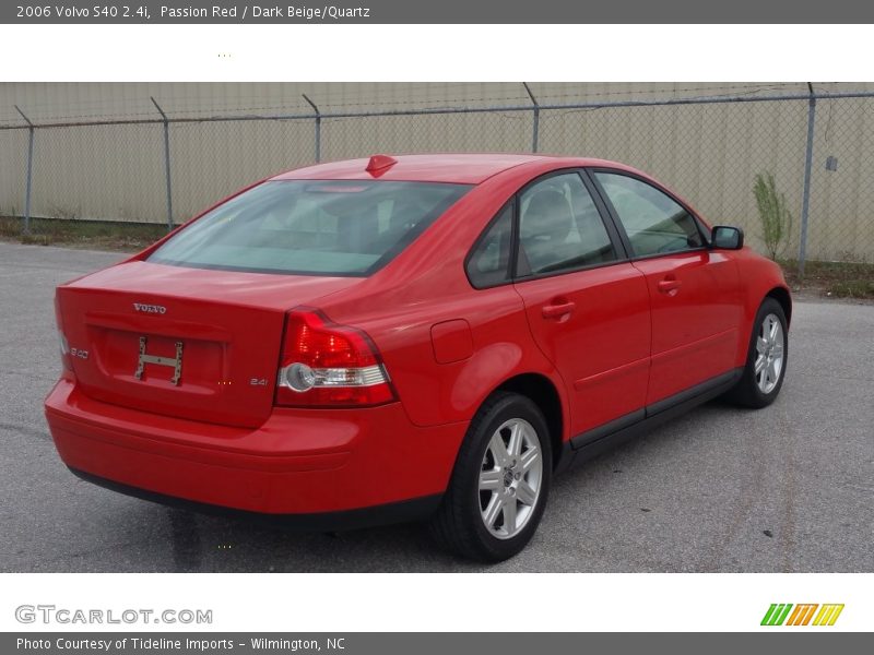 Passion Red / Dark Beige/Quartz 2006 Volvo S40 2.4i