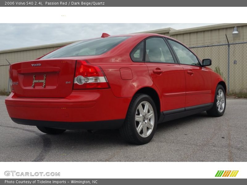 Passion Red / Dark Beige/Quartz 2006 Volvo S40 2.4i