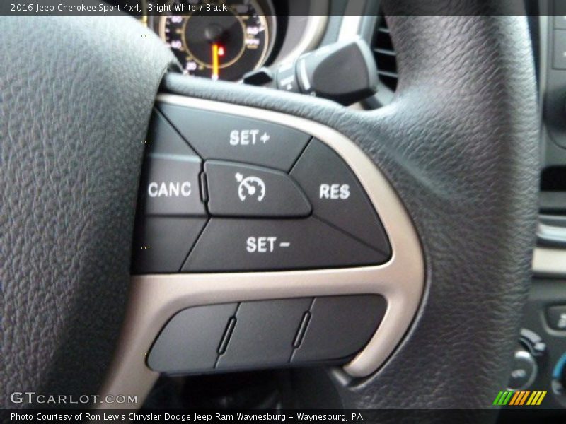 Bright White / Black 2016 Jeep Cherokee Sport 4x4