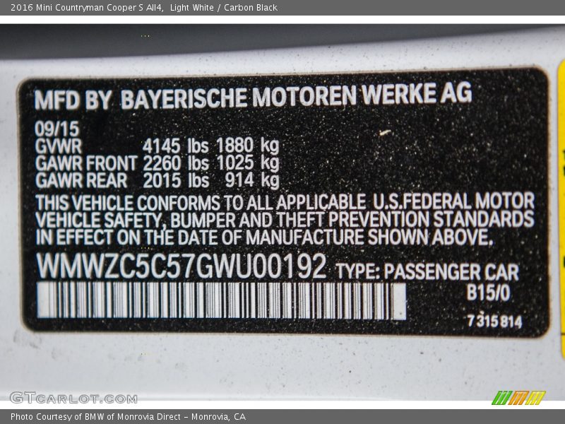 Light White / Carbon Black 2016 Mini Countryman Cooper S All4