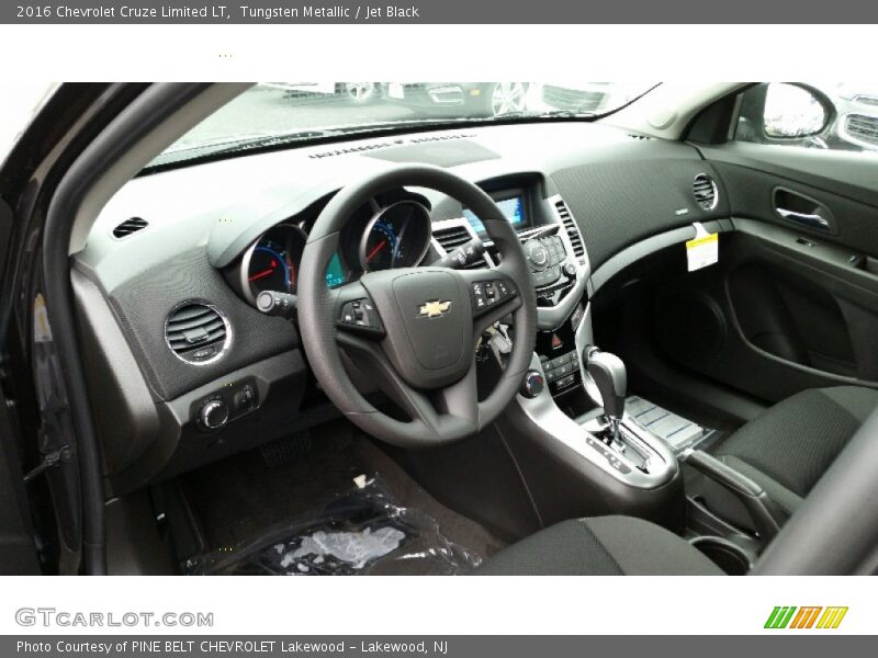 Tungsten Metallic / Jet Black 2016 Chevrolet Cruze Limited LT
