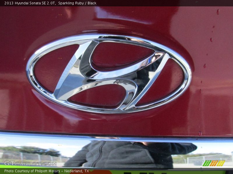Sparkling Ruby / Black 2013 Hyundai Sonata SE 2.0T