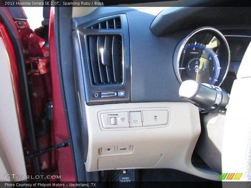 Sparkling Ruby / Black 2013 Hyundai Sonata SE 2.0T