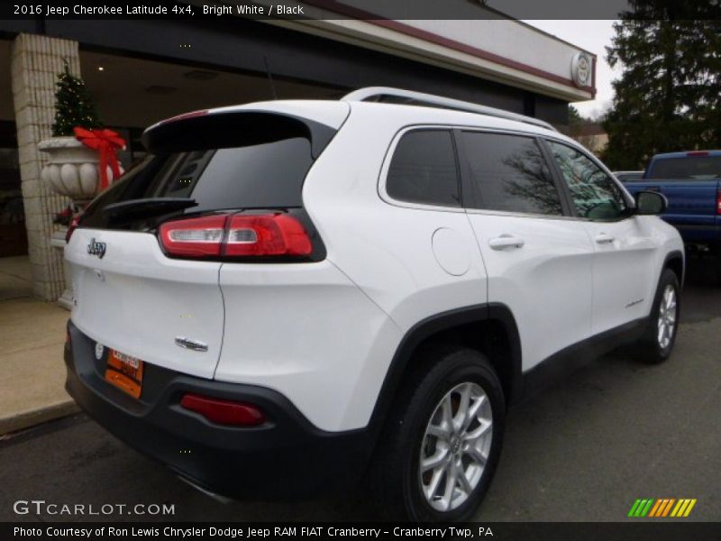 Bright White / Black 2016 Jeep Cherokee Latitude 4x4