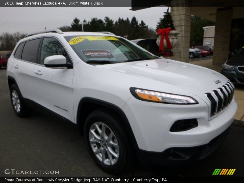 Bright White / Black 2016 Jeep Cherokee Latitude 4x4