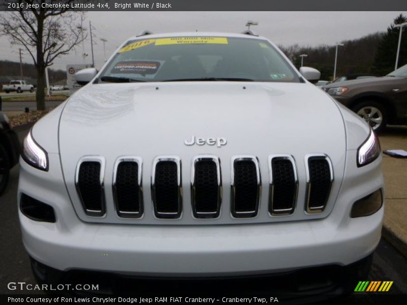 Bright White / Black 2016 Jeep Cherokee Latitude 4x4