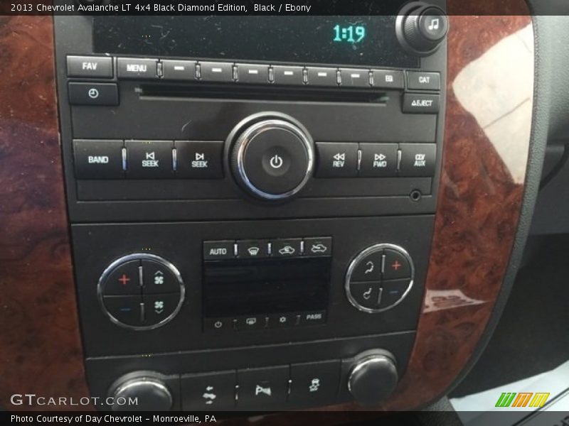 Black / Ebony 2013 Chevrolet Avalanche LT 4x4 Black Diamond Edition