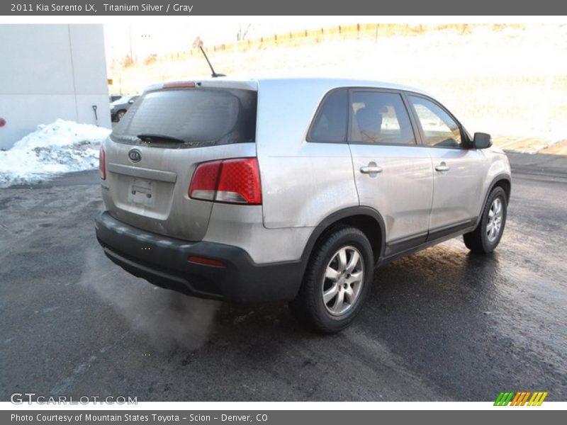 Titanium Silver / Gray 2011 Kia Sorento LX
