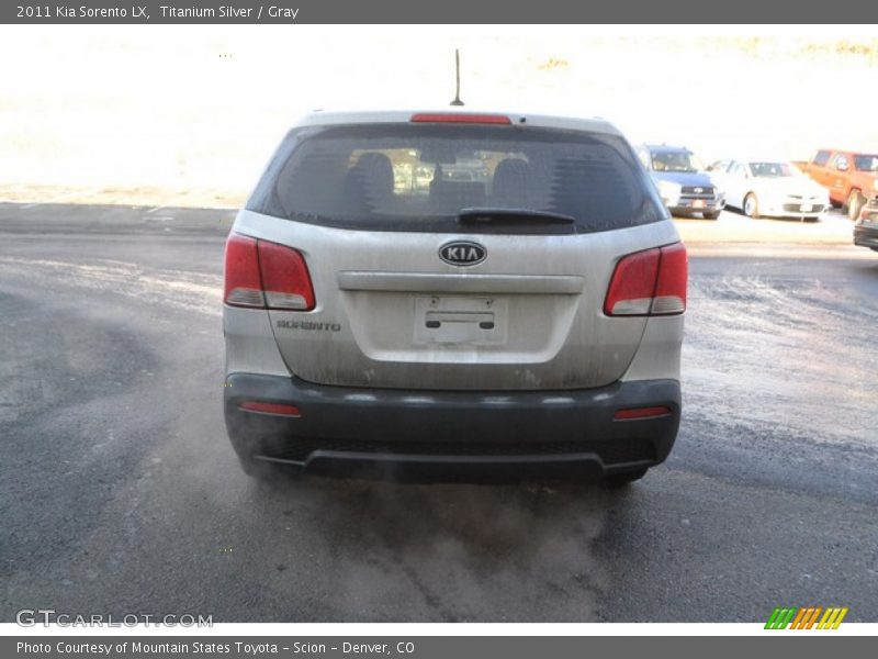 Titanium Silver / Gray 2011 Kia Sorento LX