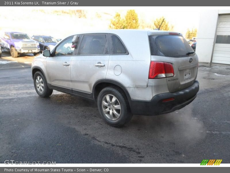 Titanium Silver / Gray 2011 Kia Sorento LX