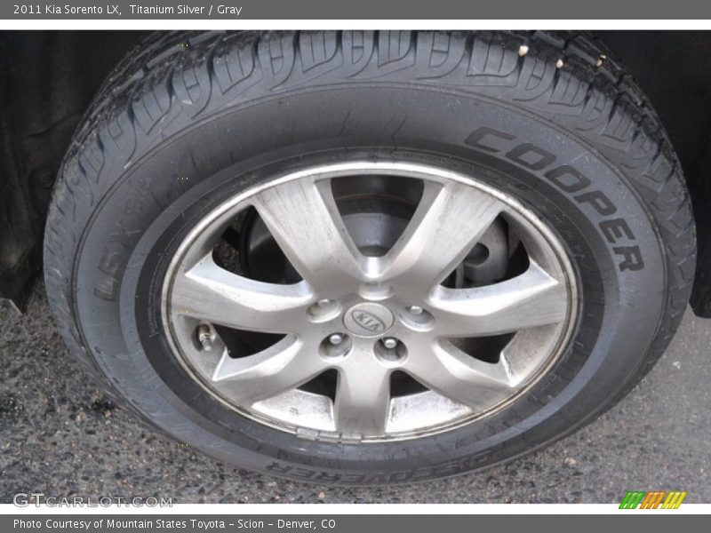 Titanium Silver / Gray 2011 Kia Sorento LX