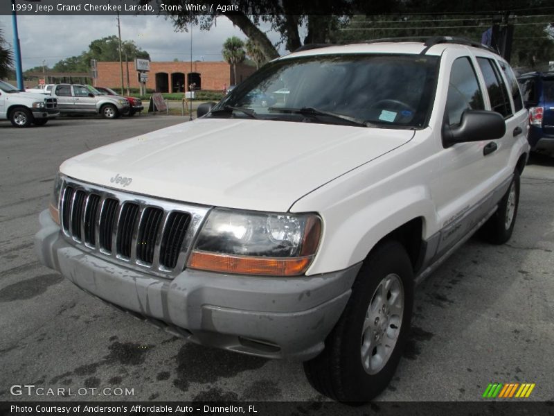 Front 3/4 View of 1999 Grand Cherokee Laredo