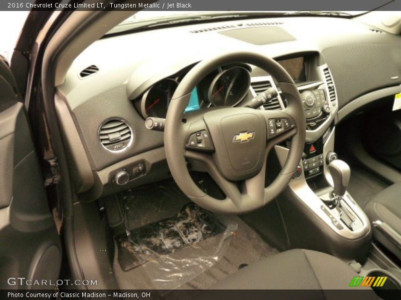Tungsten Metallic / Jet Black 2016 Chevrolet Cruze Limited LT