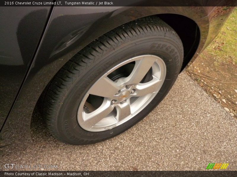 Tungsten Metallic / Jet Black 2016 Chevrolet Cruze Limited LT