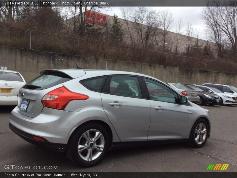 Ingot Silver / Charcoal Black 2014 Ford Focus SE Hatchback