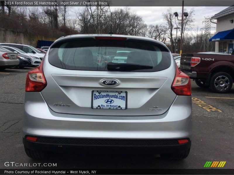 Ingot Silver / Charcoal Black 2014 Ford Focus SE Hatchback