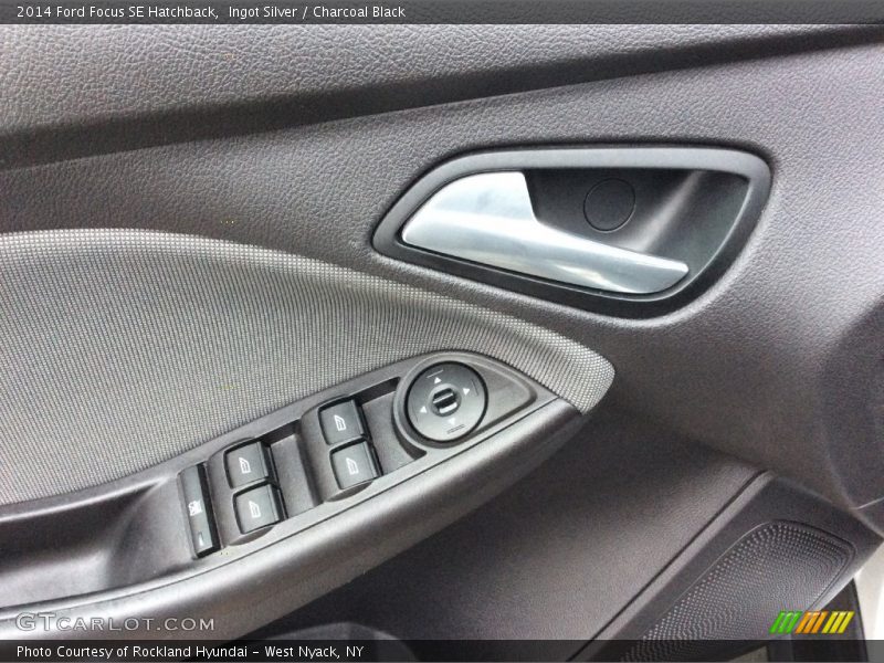 Ingot Silver / Charcoal Black 2014 Ford Focus SE Hatchback