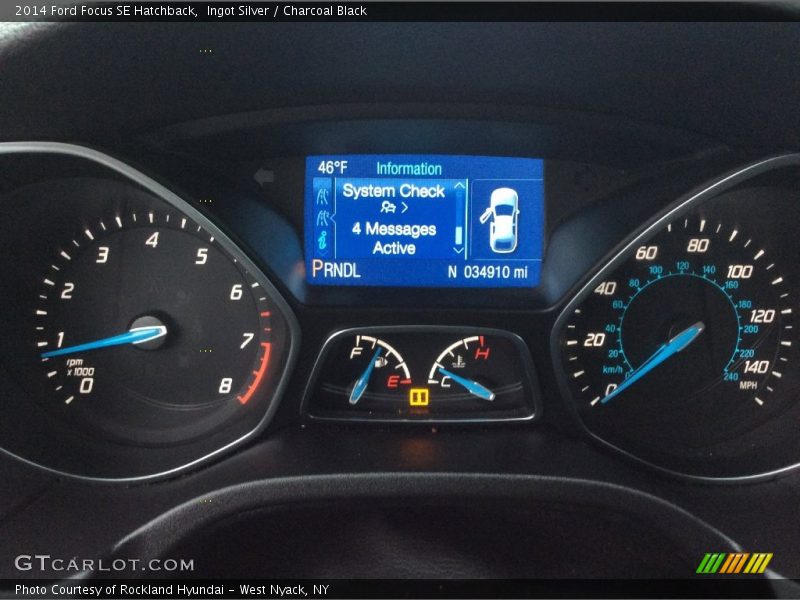 Ingot Silver / Charcoal Black 2014 Ford Focus SE Hatchback