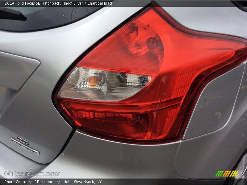 Ingot Silver / Charcoal Black 2014 Ford Focus SE Hatchback
