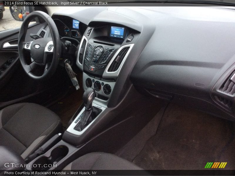 Ingot Silver / Charcoal Black 2014 Ford Focus SE Hatchback