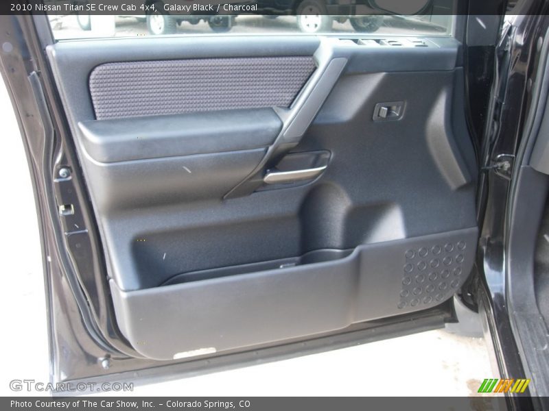 Galaxy Black / Charcoal 2010 Nissan Titan SE Crew Cab 4x4