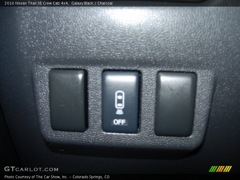 Galaxy Black / Charcoal 2010 Nissan Titan SE Crew Cab 4x4