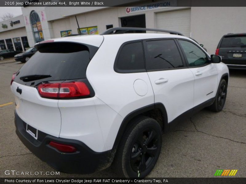 Bright White / Black 2016 Jeep Cherokee Latitude 4x4