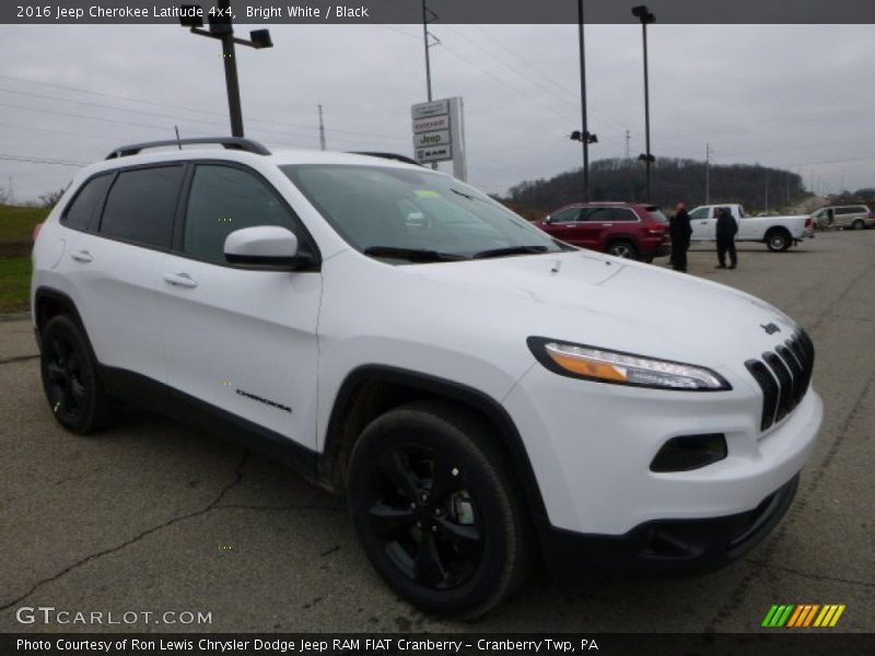 Bright White / Black 2016 Jeep Cherokee Latitude 4x4