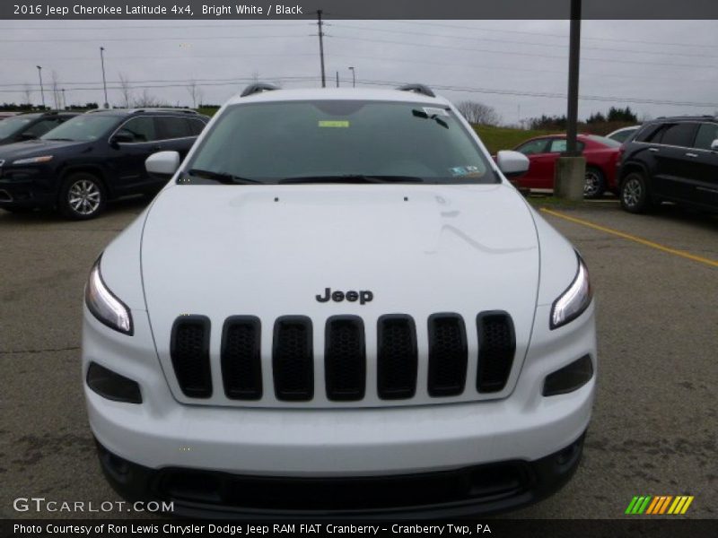 Bright White / Black 2016 Jeep Cherokee Latitude 4x4