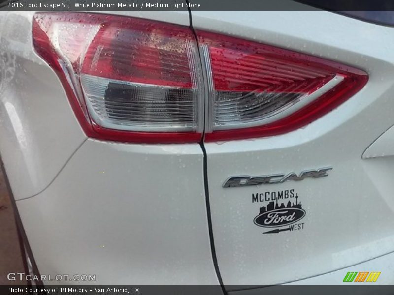White Platinum Metallic / Medium Light Stone 2016 Ford Escape SE