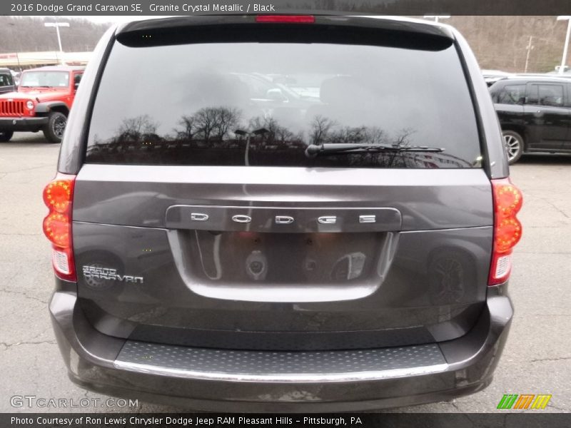 Granite Crystal Metallic / Black 2016 Dodge Grand Caravan SE