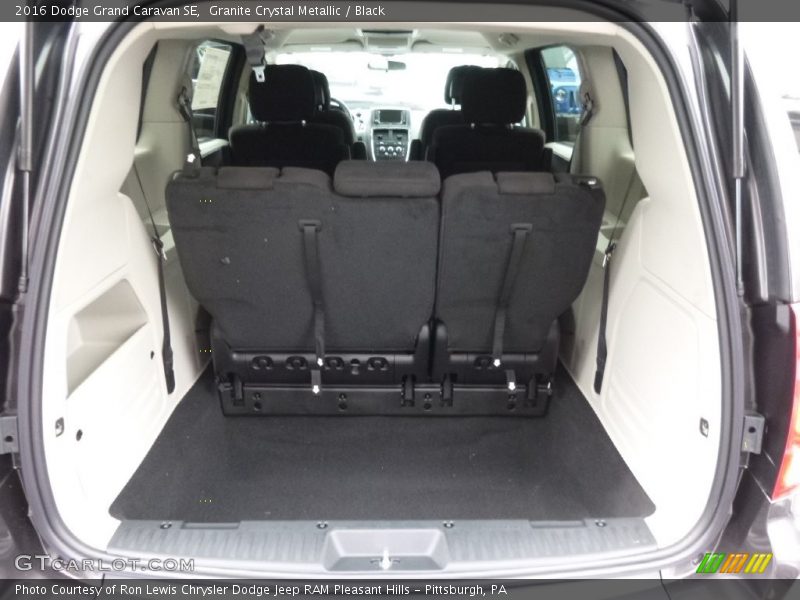 Granite Crystal Metallic / Black 2016 Dodge Grand Caravan SE