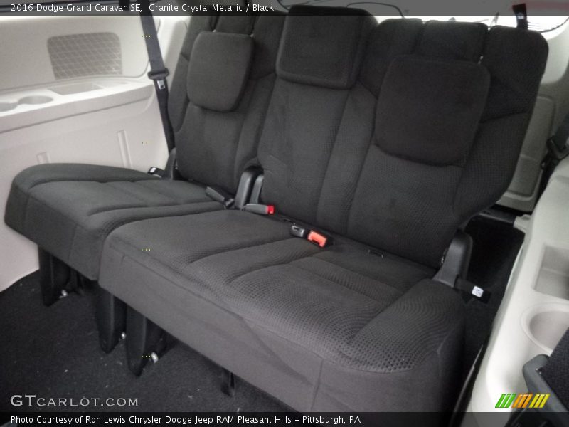 Granite Crystal Metallic / Black 2016 Dodge Grand Caravan SE