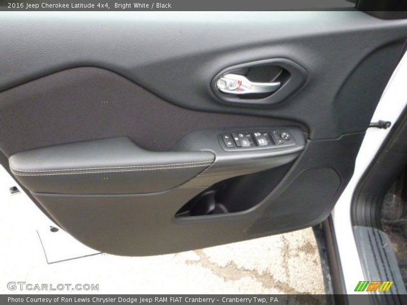 Bright White / Black 2016 Jeep Cherokee Latitude 4x4