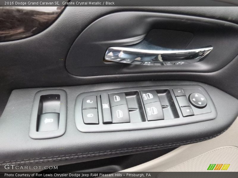 Granite Crystal Metallic / Black 2016 Dodge Grand Caravan SE