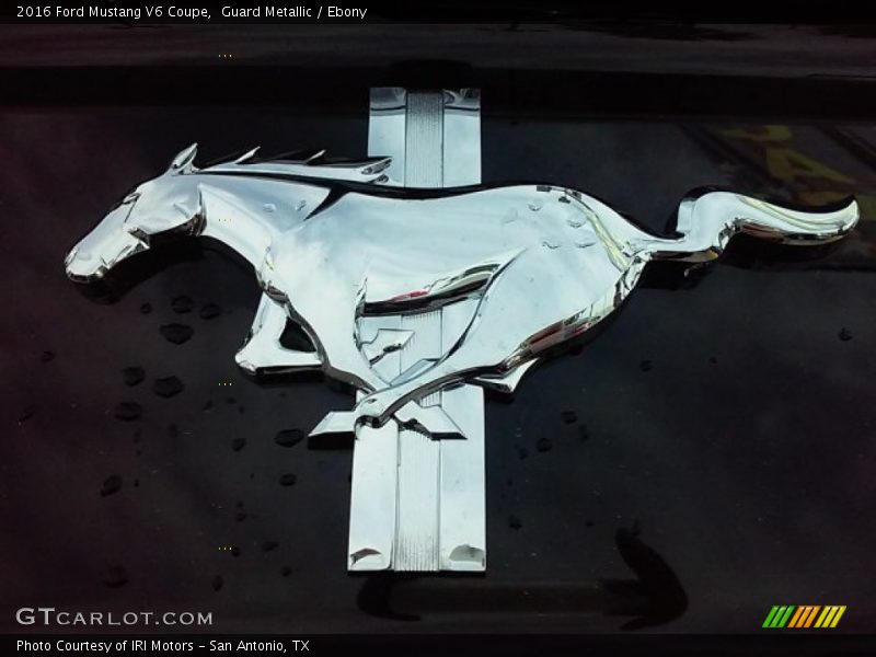  2016 Mustang V6 Coupe Logo